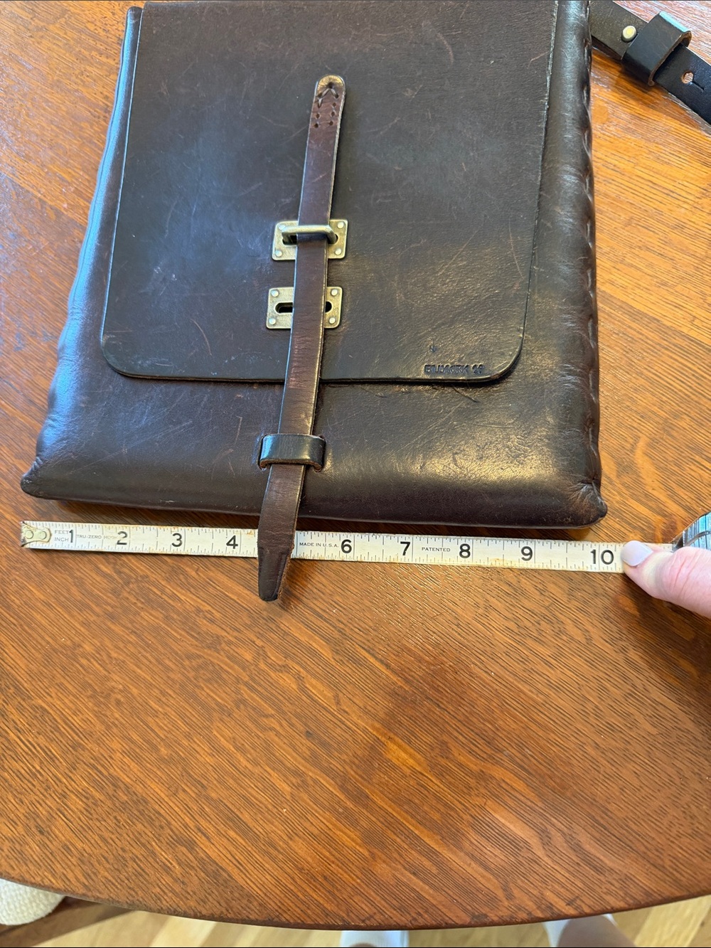Billykirk Dark Brown Leather Messenger Bag - Classic Strap Closure - Picture 2 of 13
